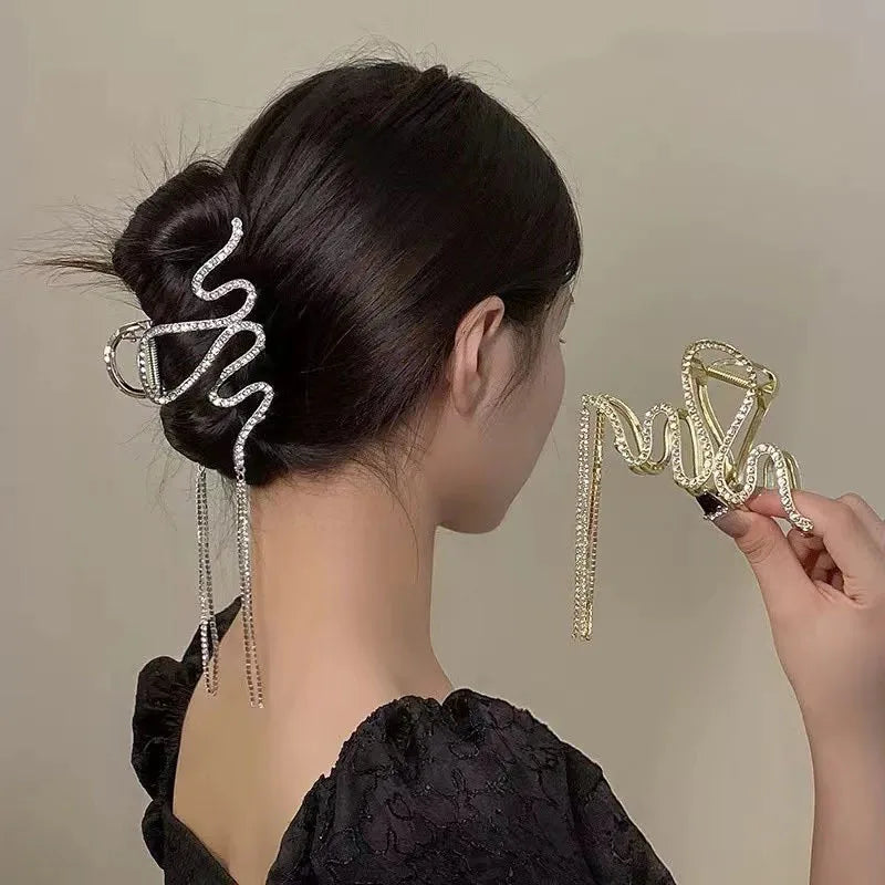 Snake shaped curly hair clip